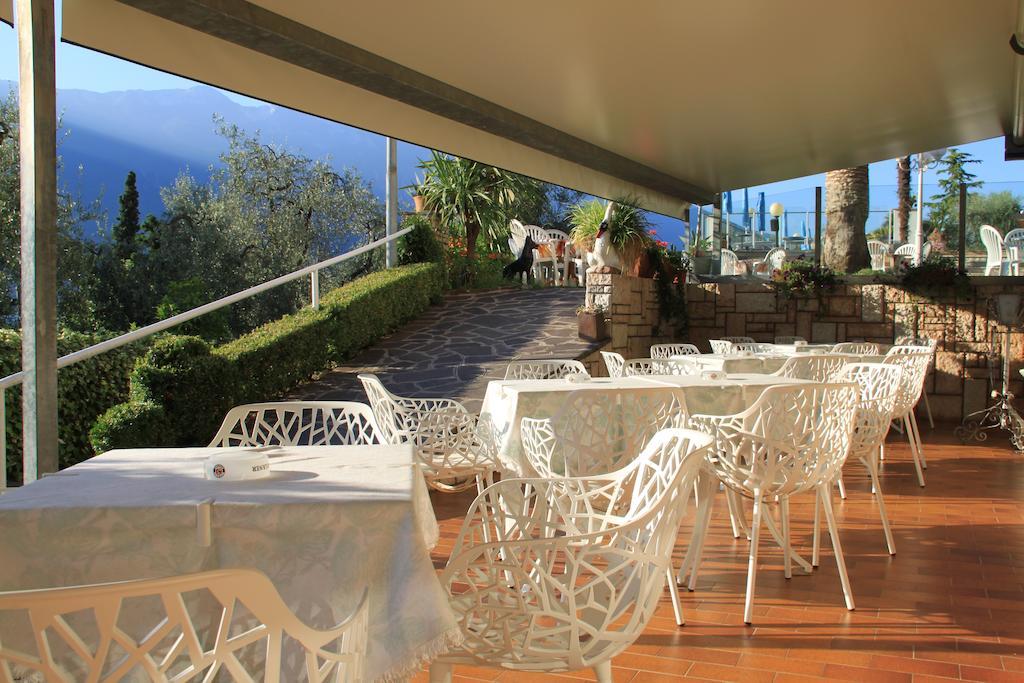 Hotel Riviera Panoramic Green Resort Лимоне сул Гарда Екстериор снимка