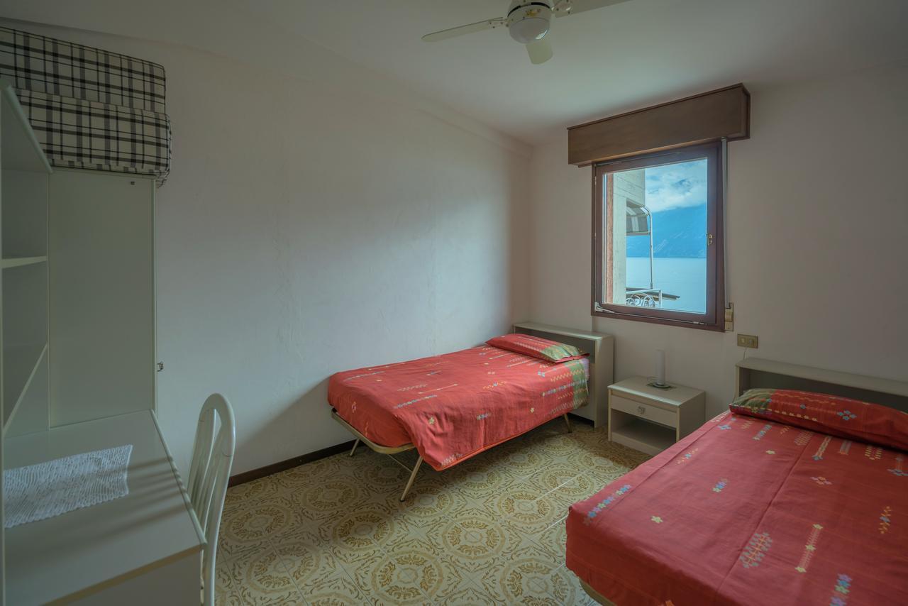 Hotel Riviera Panoramic Green Resort Лимоне сул Гарда Екстериор снимка