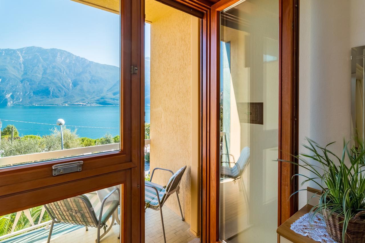 Hotel Riviera Panoramic Green Resort Лимоне сул Гарда Екстериор снимка