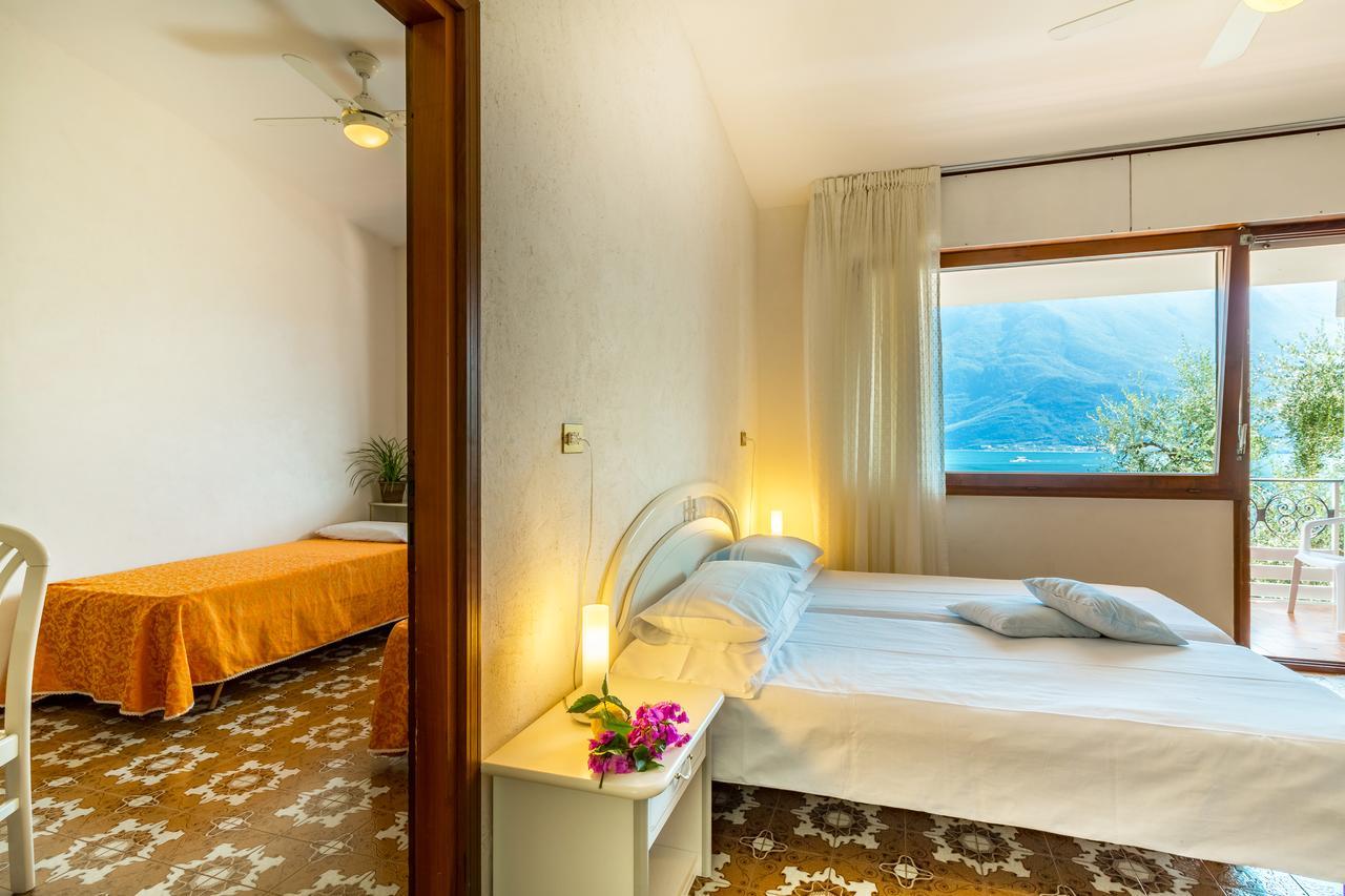 Hotel Riviera Panoramic Green Resort Лимоне сул Гарда Екстериор снимка