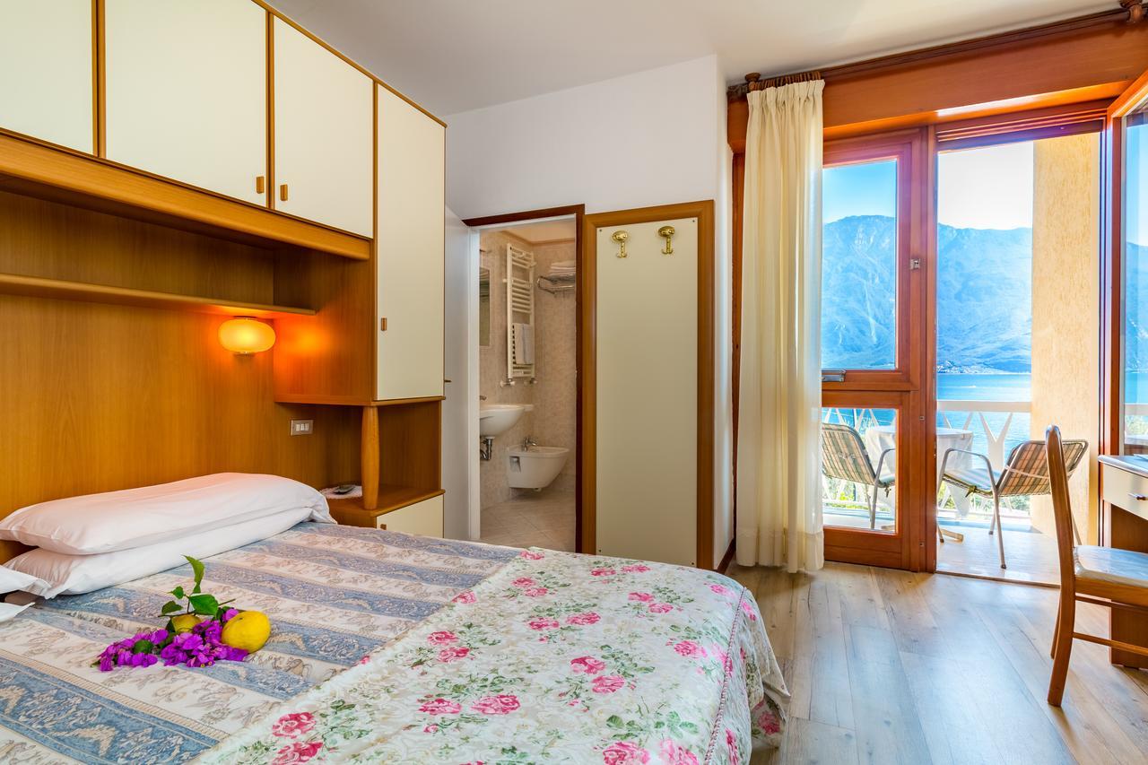 Hotel Riviera Panoramic Green Resort Лимоне сул Гарда Екстериор снимка