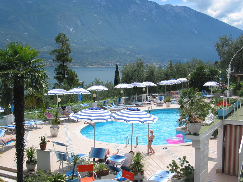 Hotel Riviera Panoramic Green Resort Лимоне сул Гарда Екстериор снимка