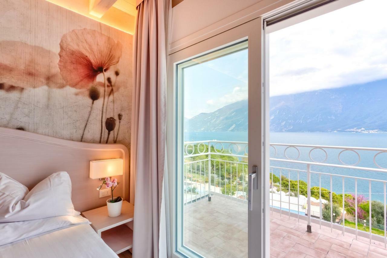 Hotel Riviera Panoramic Green Resort Лимоне сул Гарда Екстериор снимка